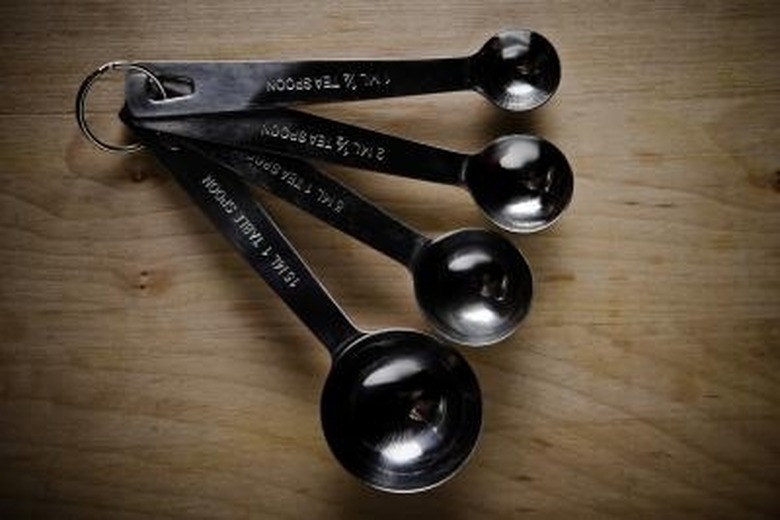 How Many Tablespoons in an Ounce | The Guide to Measurements